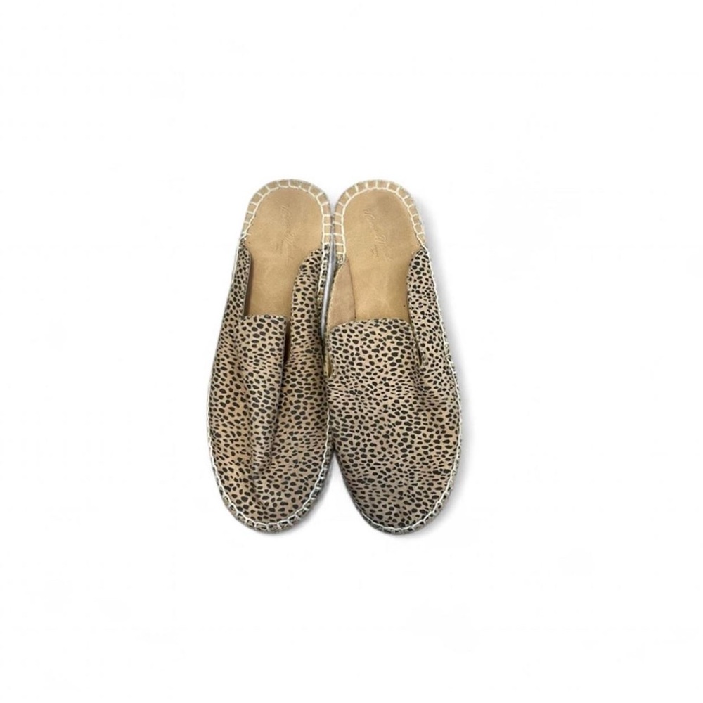 ✨Universal Thread Sandals